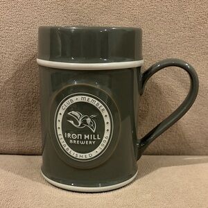 Iron Hill Club Member Gray Ceramic Mug great condition